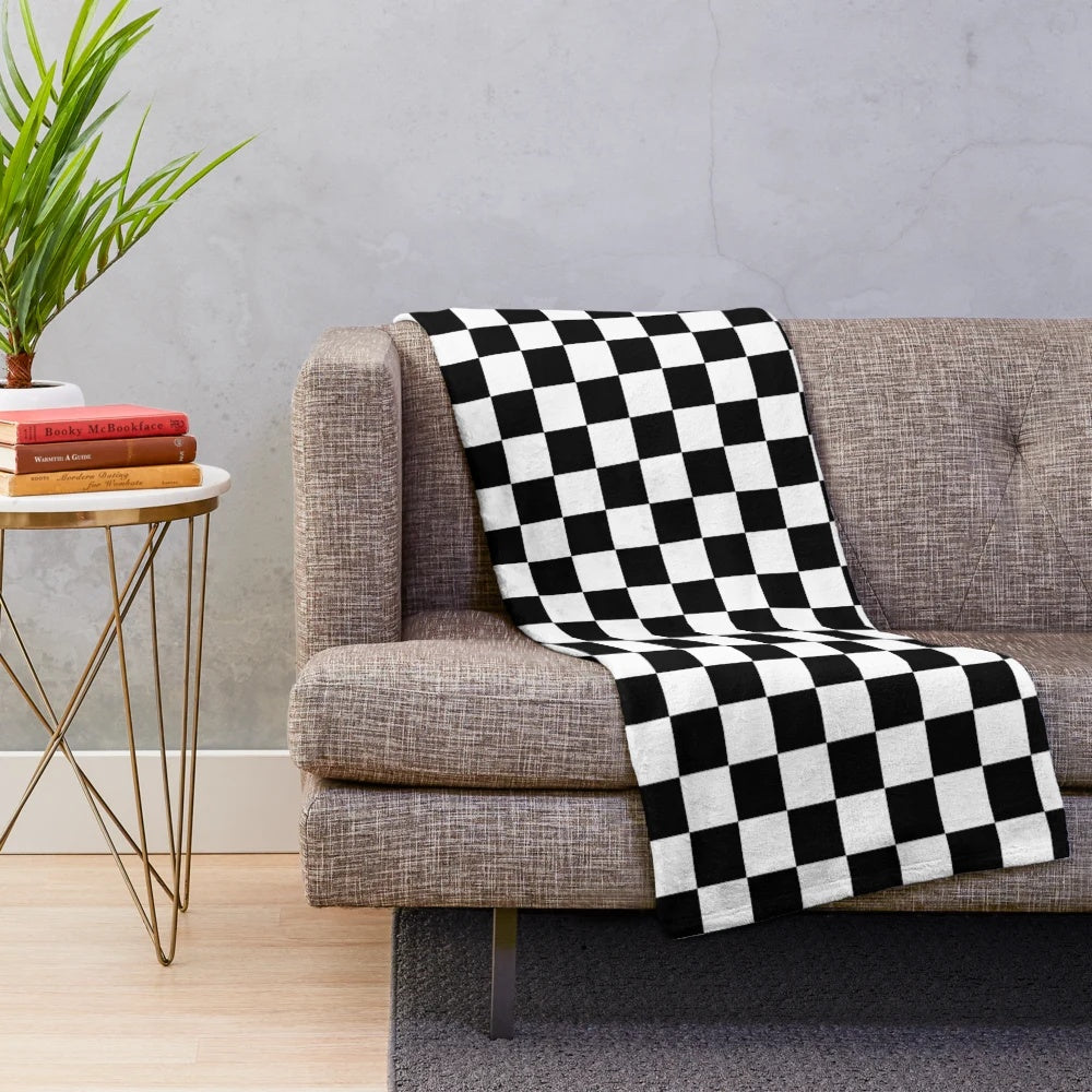 Checkered flag pattern plush blanket for race winners and motorsports enthusiasts