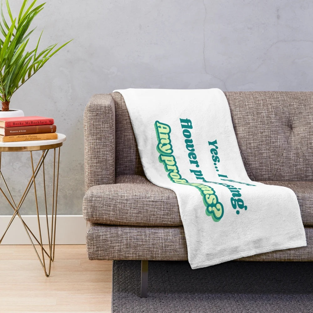 Soft and plush flower pressing themed blanket