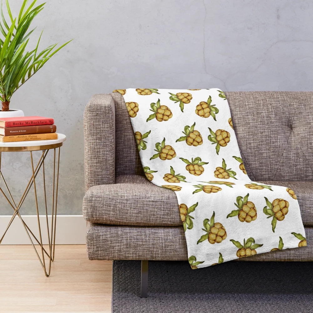 Salmonberry pattern plush blanket