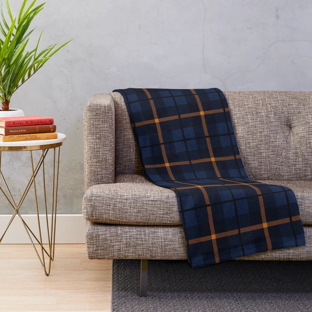 Plush blanket with scottish fabric tartan pattern