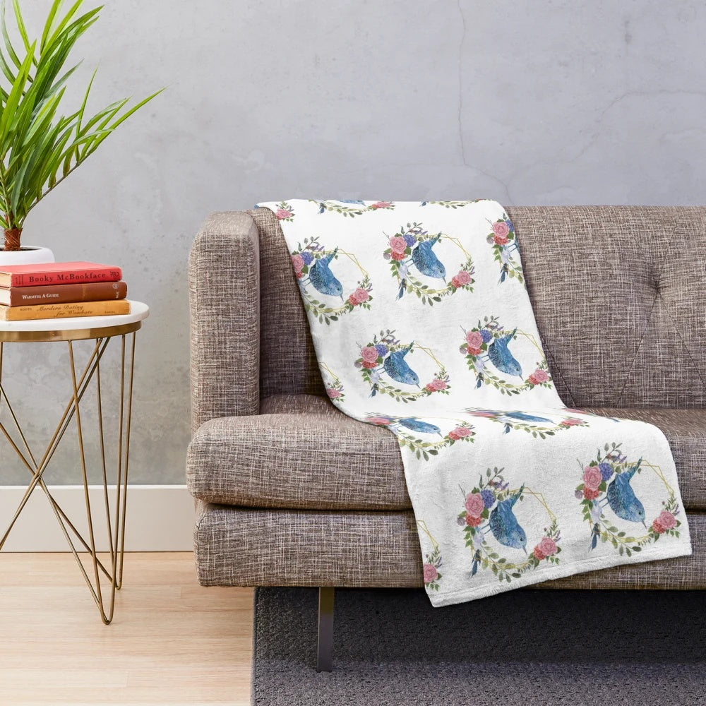 Captivating bird-themed plush blanket for a cozy home