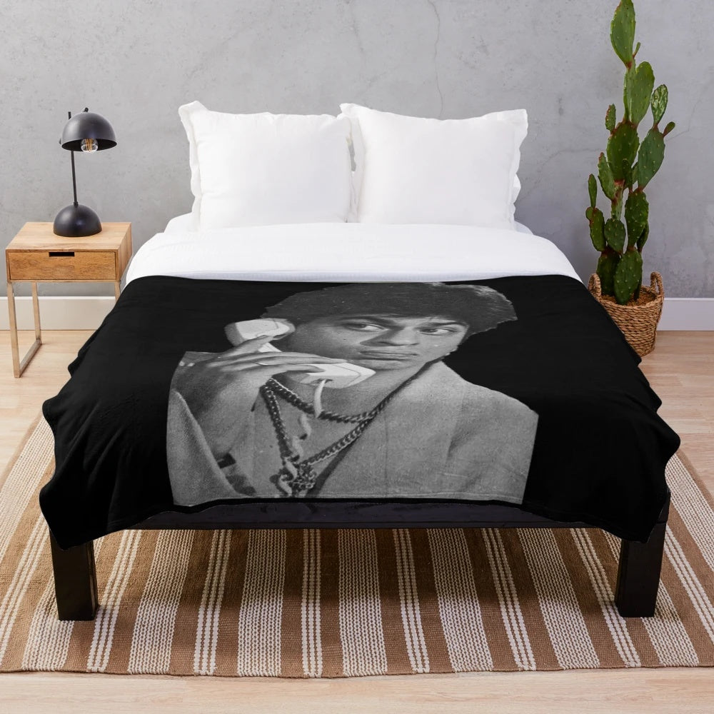 Shahrukh Khan Plush Blanket - Cozy Bollywood Themed Home Decor