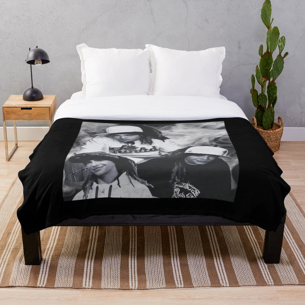Tom Kaulitz-inspired plush blanket