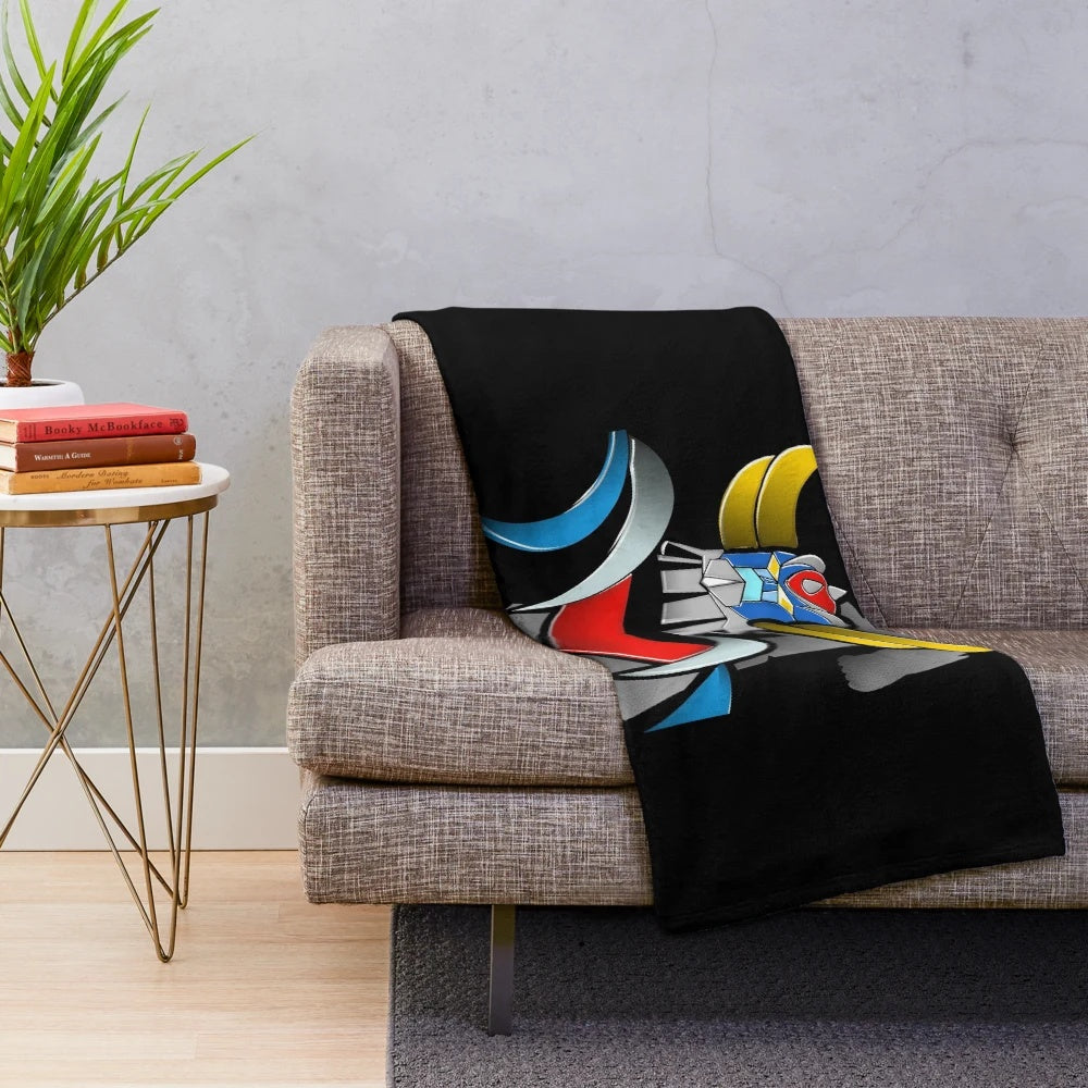 Vintage-inspired Goldorak/Grendizer plush blanket with retro anime robot design